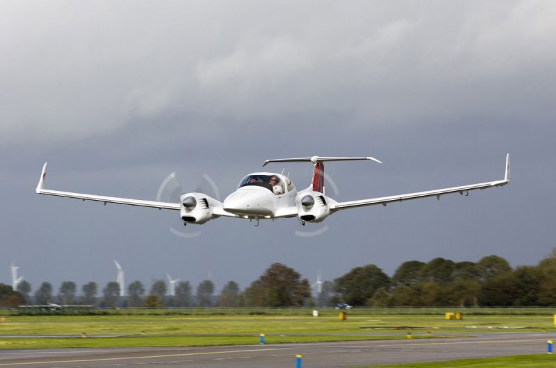 Самолеты Diamond da 42 ng