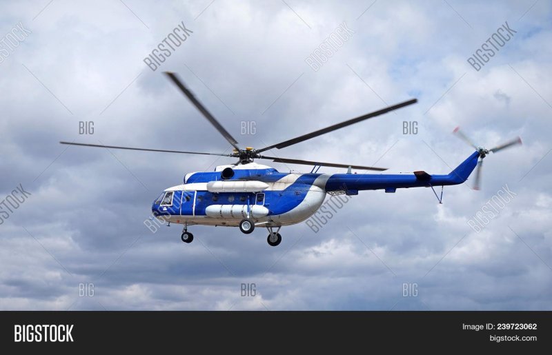 Ми-8 вертолет синий