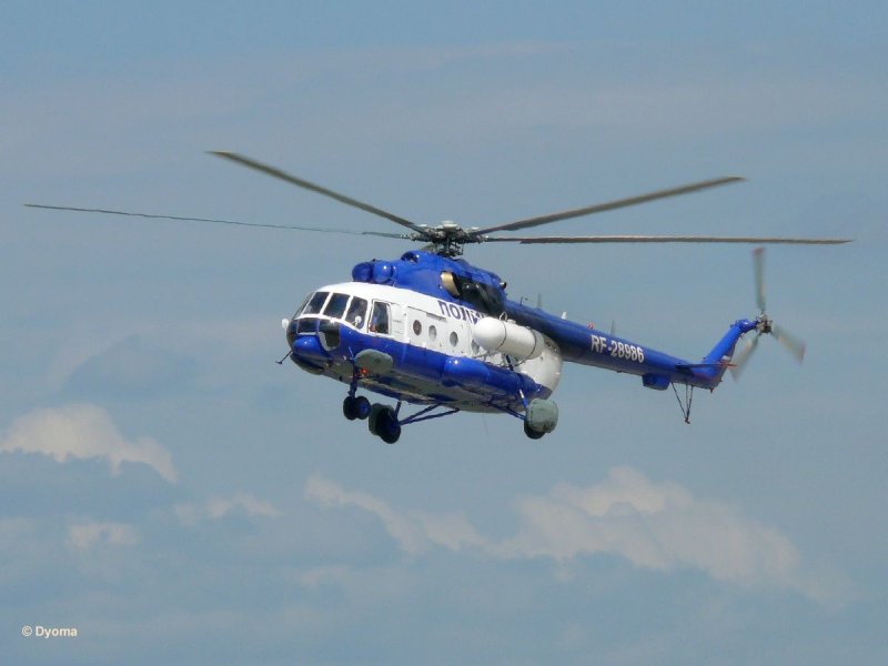 Ми-8 вертолет синий