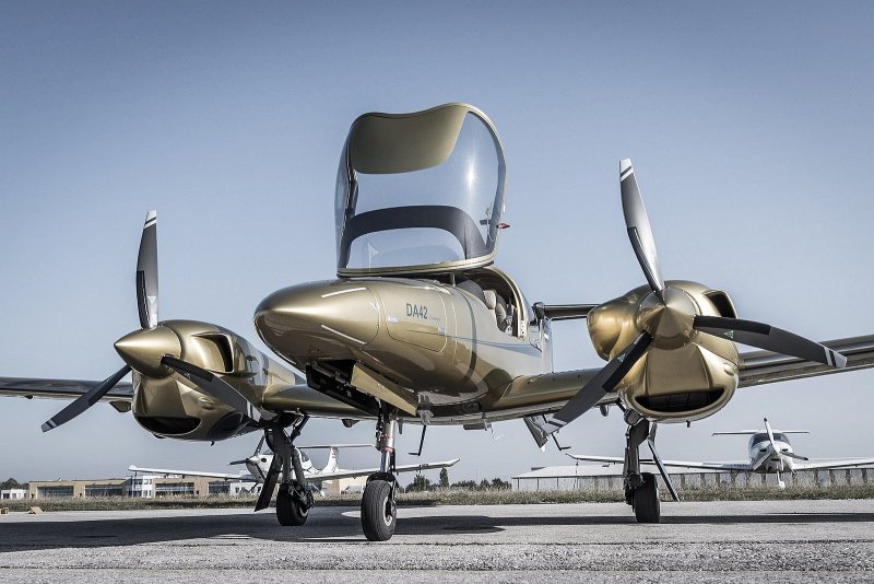 Da42-vi самолет