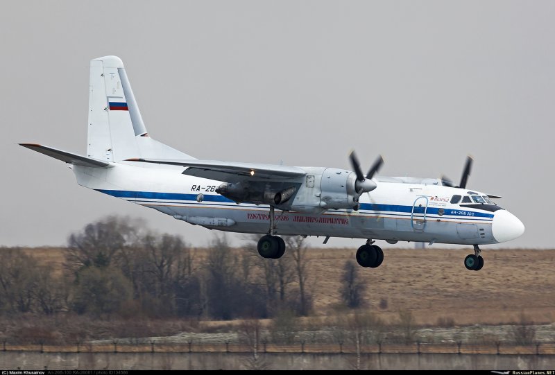 АН-26 пассажирский самолёт