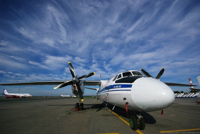 АН-26 пассажирский самолёт