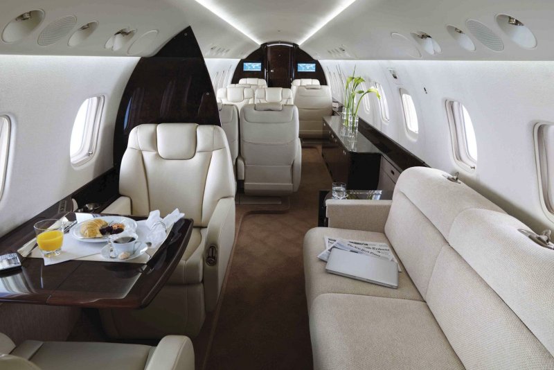 Embraer Legacy 650 салон