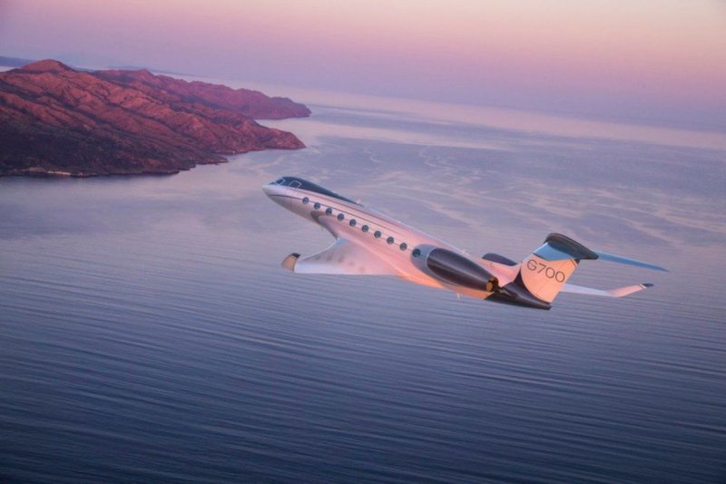 Самолет Gulfstream g700