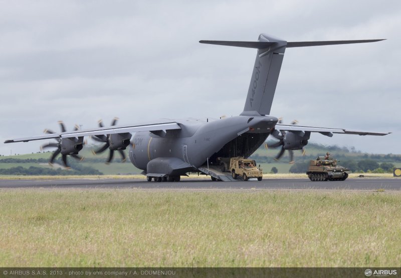 Airbus 400 фото