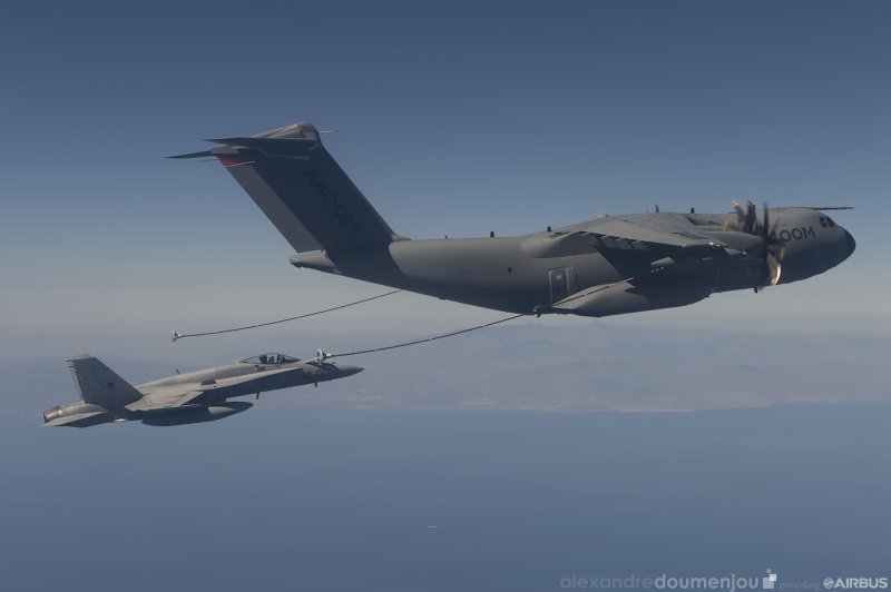 Airbus a400m заправщик