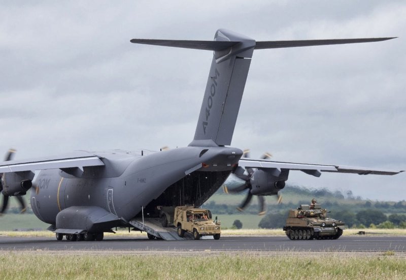 Военный Airbus a400m