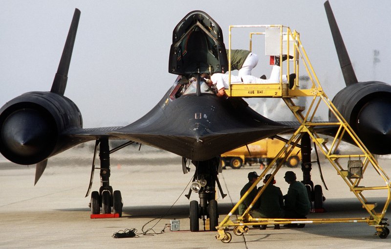 Самолет-разведчик SR-71 Blackbird