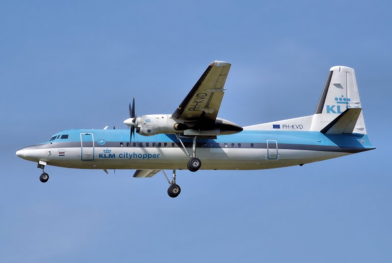 Самолет Fokker 50