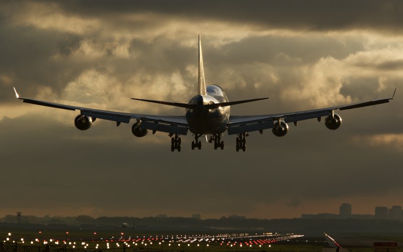 Боинг 747 сзади