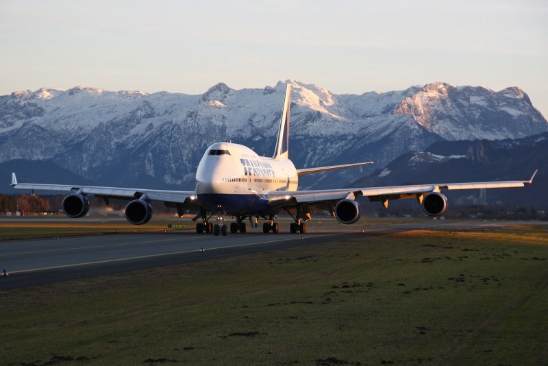 Самолет 747