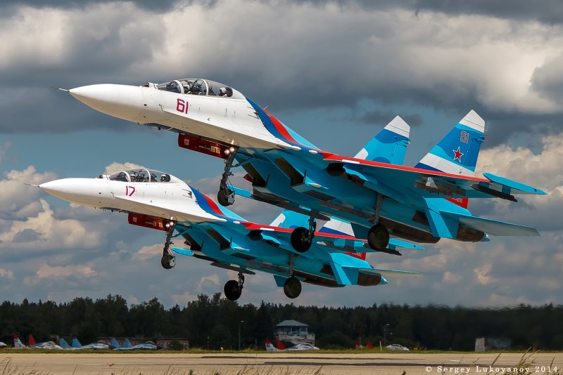 Су-27 Соколы России