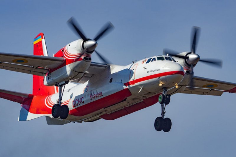 Пожарный самолет АН-32п Россия