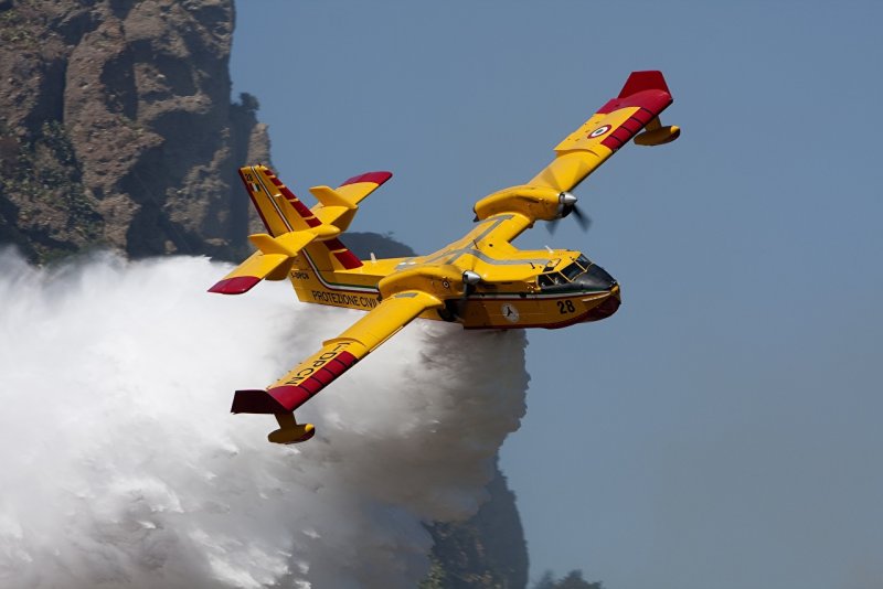 Canadair Bombardier CL-415