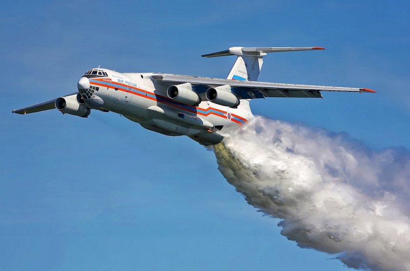 Самолет МЧС России ил-76