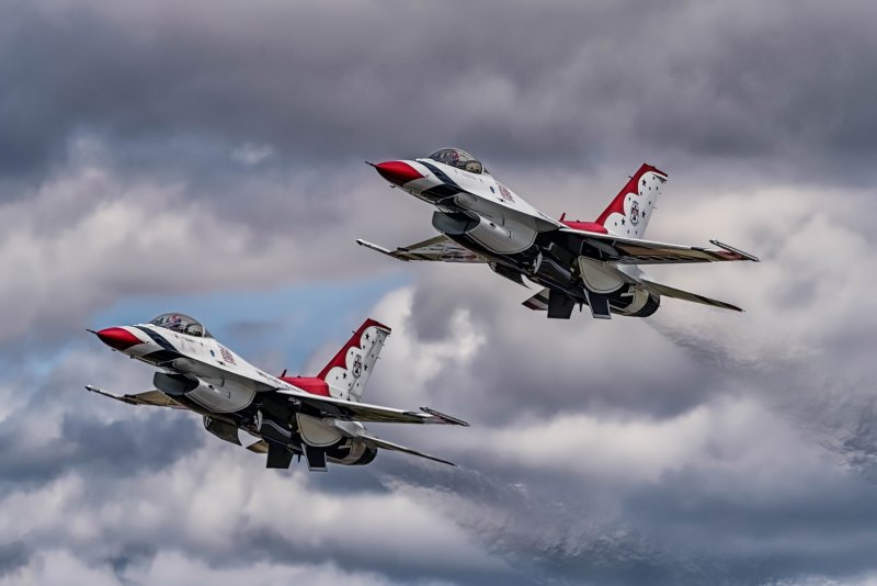 F-16 самолет Thunderbirds