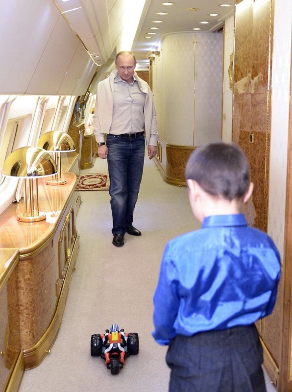Президентский самолет Путина ил-96