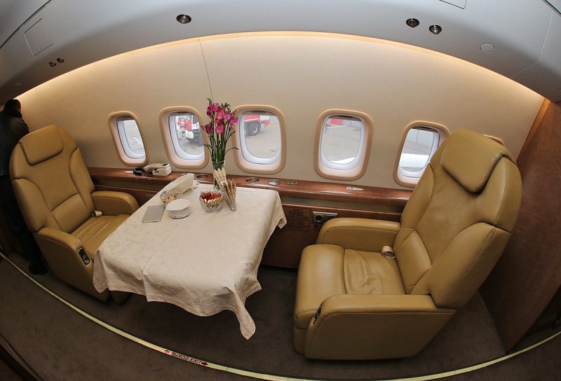 Самолет ту-204-300 салон