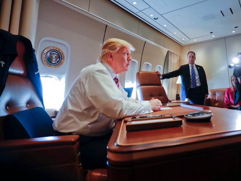 Самолет президента США внутри