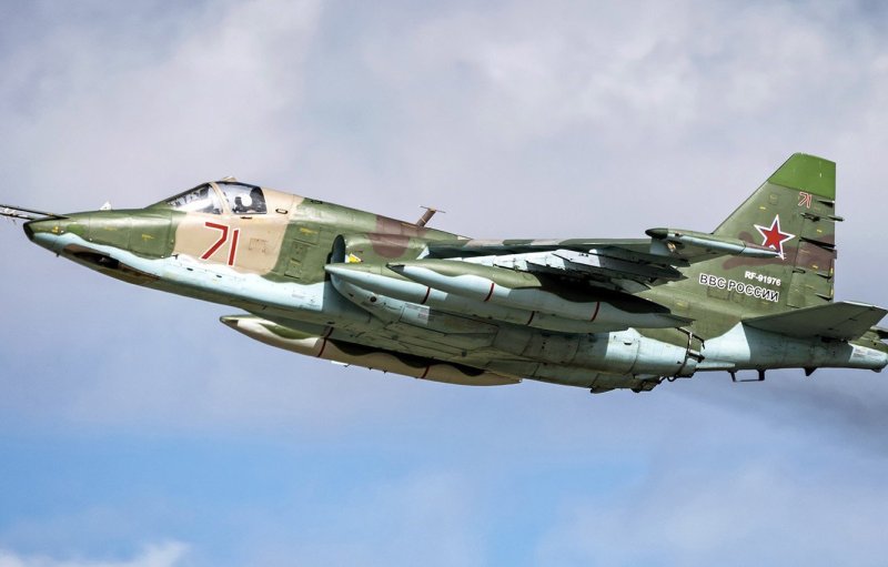 Военные самолет Штурмовик Су 25