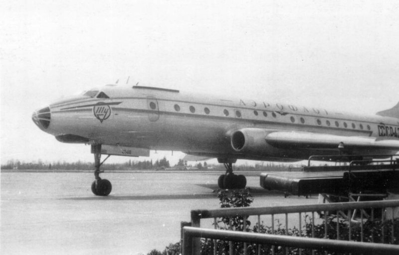 Первый Советский реактивный самолет ту-104