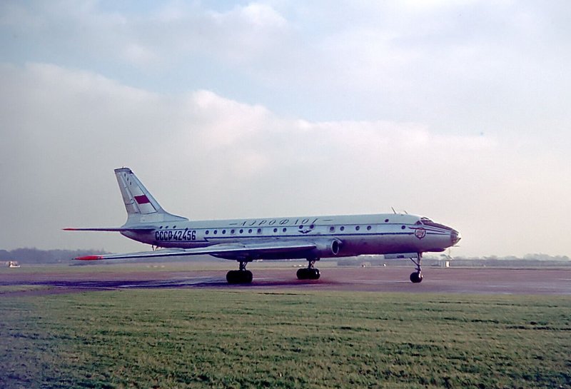 Tupolev tu-104