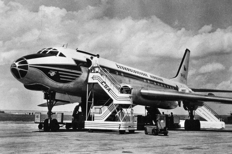 Самолет Туполева ту 104