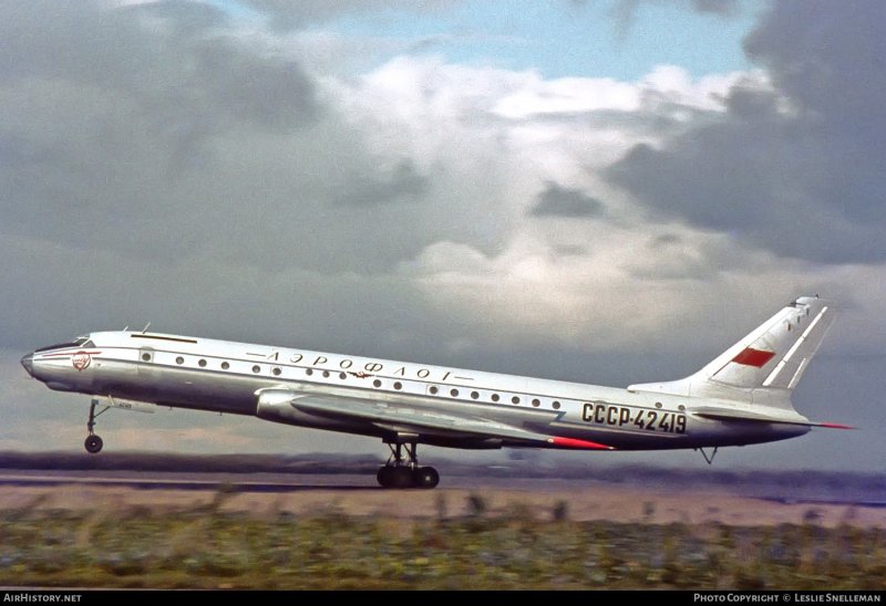 Tupolev tu-104
