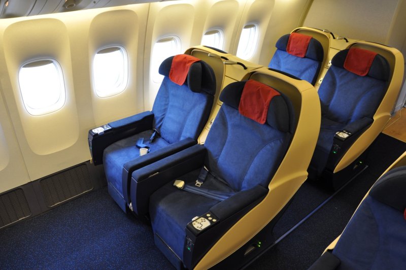 Кресла в бизнес классе Боинг 777
