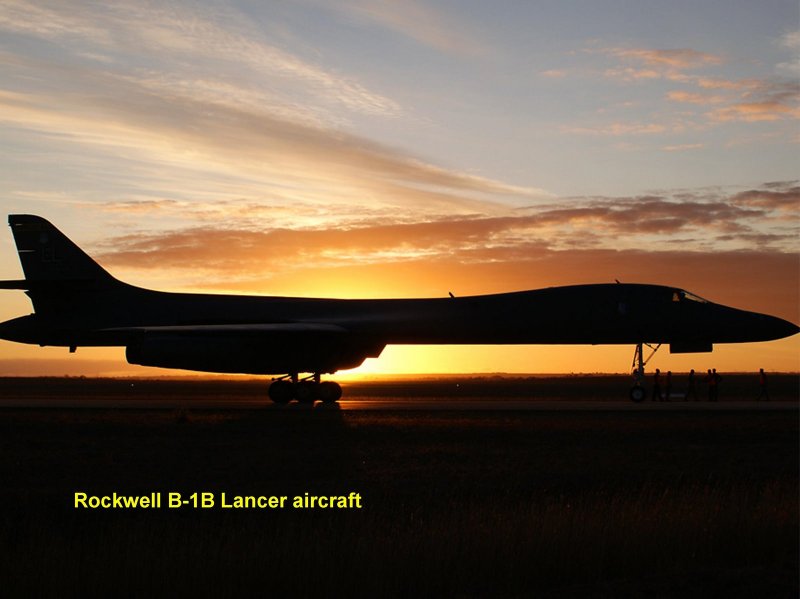 Б-1 бомбардировщик в закате