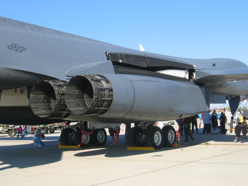 B-1 Lancer и b-52 Stratofortress