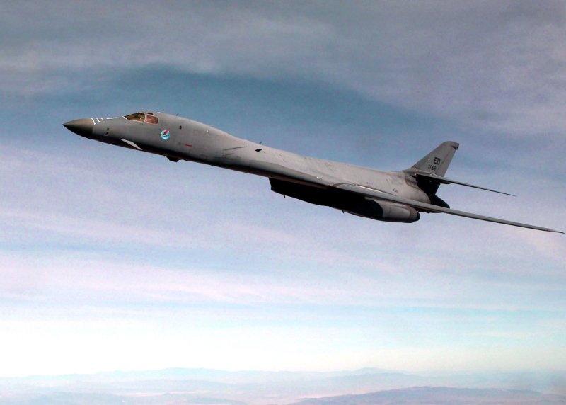 Rockwell b-1 Lancer фото