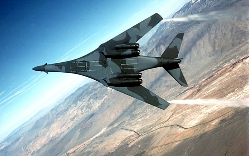 Rockwell International b-1 Lancer