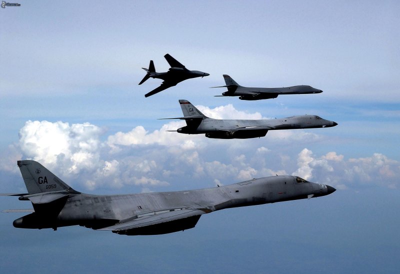Бомбардировщики ВВС США B-1b