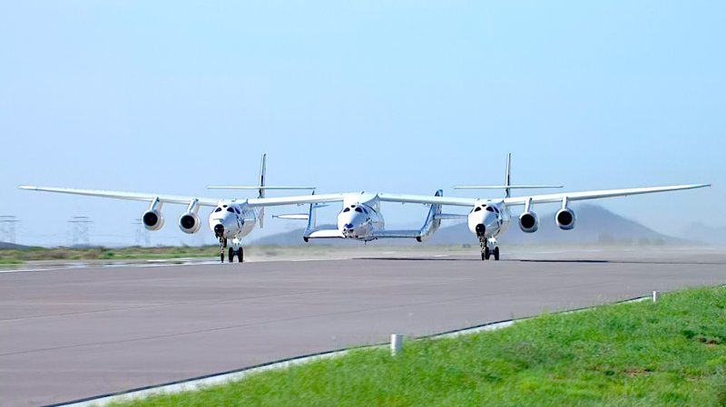 Брэнсон самолет