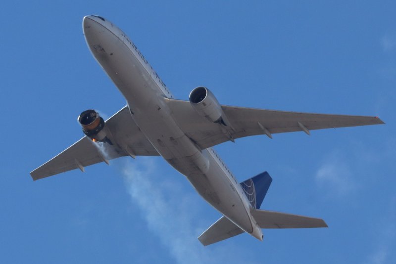 Двигатель самолета Боинг 777