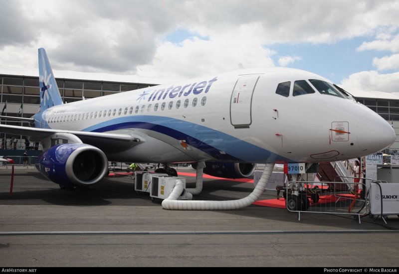Sukhoi Superjet RRJ-95