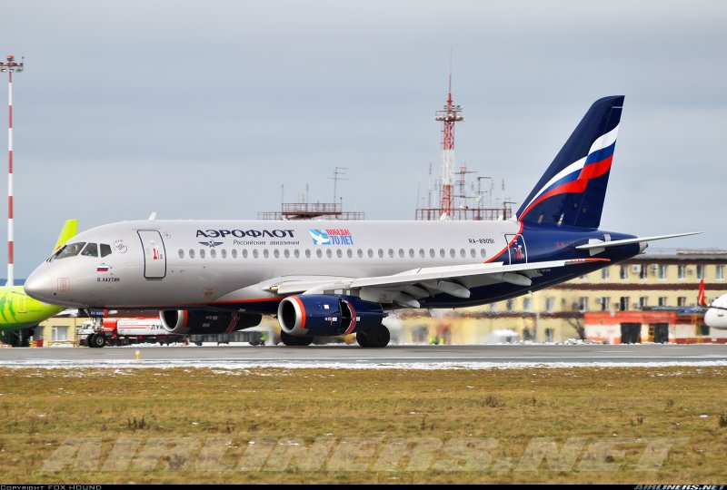 RRJ-95b самолет Азимут