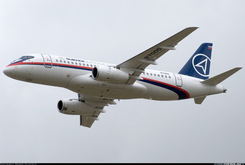 RRJ-95b-100 самолет