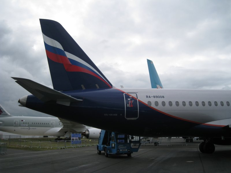 RRJ-95 стабилизатор