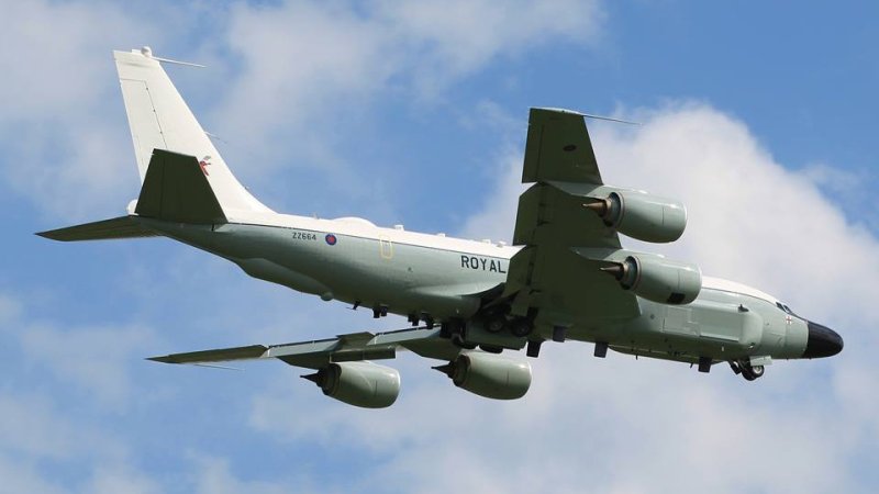Разведывательный самолет RC-135w