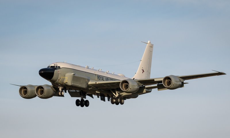 RC 135w самолет