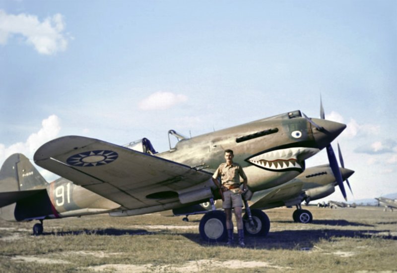 Самолет Curtiss p-40b Tomahawk