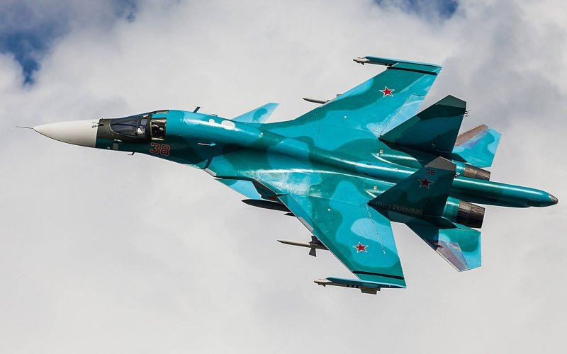 Су-34 бомбардировщик
