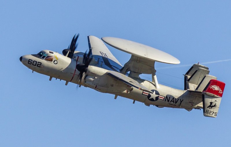 Е-2с Хокай самолет