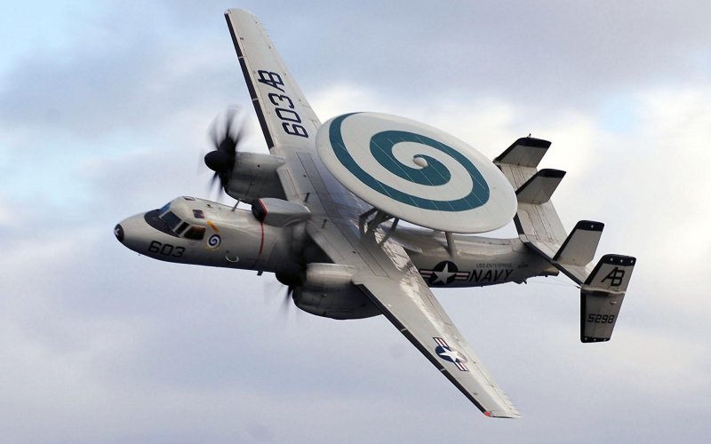 E-2 Hawkeye самолет