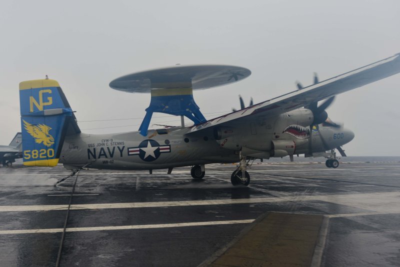 Самолеты e-2c Hawkeye