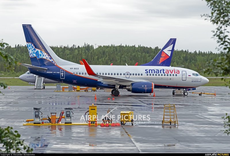 VP bzz Boeing 737-700