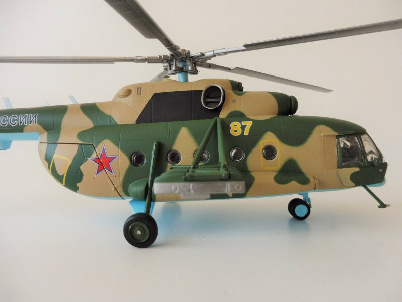 Вертолет mi-8t Hip-c 1/72