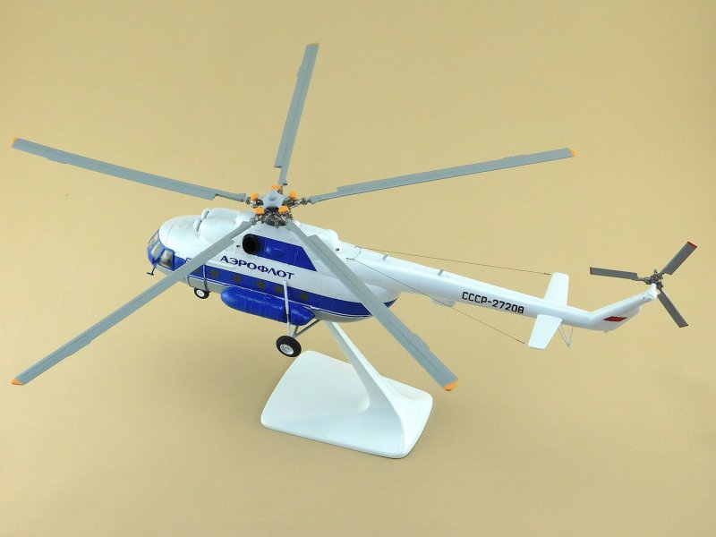 Модель вертолета ми-8